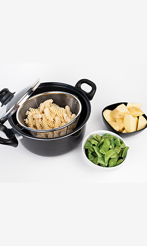 Auto Strain Pot è lo strumento ideale non solo per cuocere la pasta,